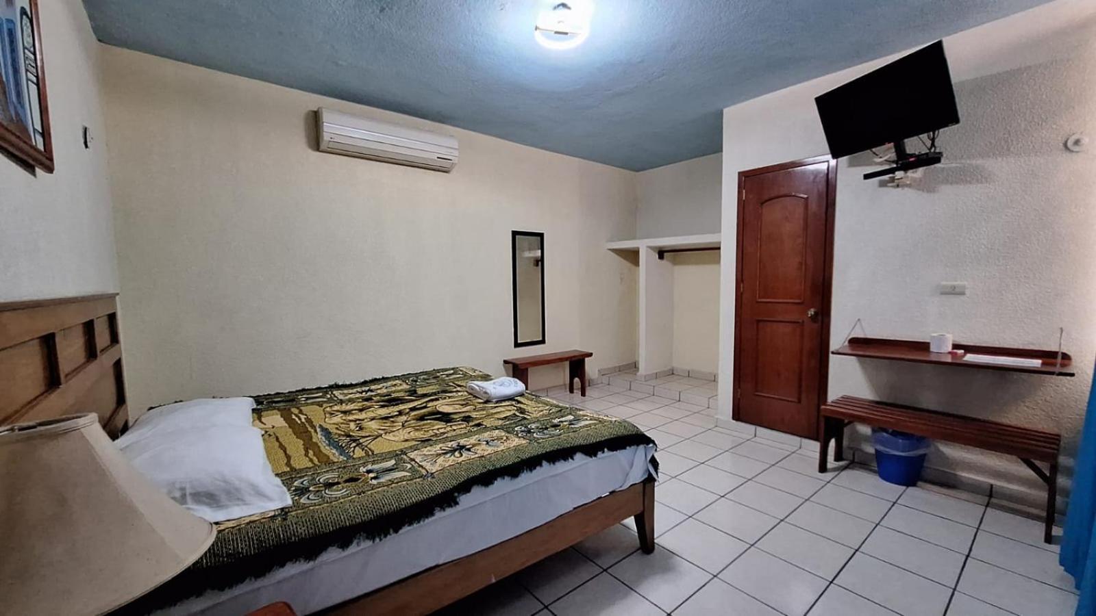Hotel Carmelitas 42 Villahermosa Kültér fotó
